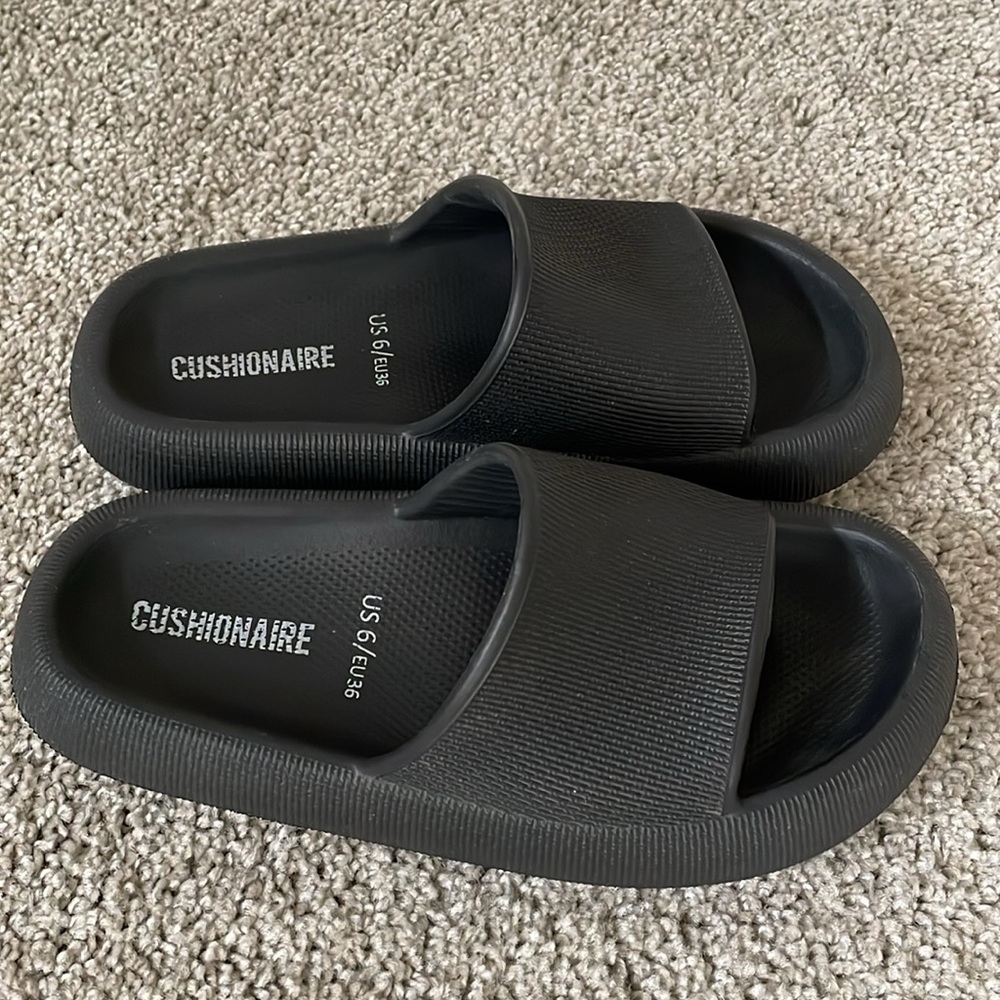 CUSHIONAIRE slip-on’s! - Picture 2 of 3